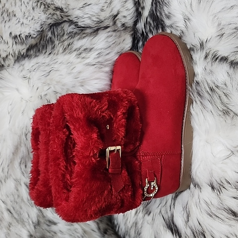 GBG BY GUESS SZ 5. NEW, NO BOX